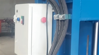 پرس ضایعات کارتن راهور صنعت زاگرس موچانی 09188607542