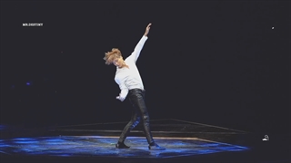 اجرای آهنگ Baby Don't Cry از کای در کنسرت The EXO'luXion in Guangzhou 151017