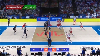 امین اسماعیل‌نژاد در تقابل با کمیل سمنیوک نمایش دو بازیکن امتیازآور بازی ایران -لهستان لیگ ملتهای والیبال۲۰۲۲