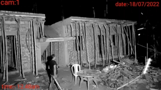روحی بر سر در خانه