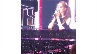 وقتی تولد یجی بود و توی کنسرت توایس براش"تولدت مبارک"خوندن