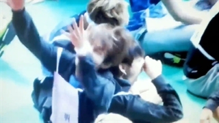 قیافه تهیونگ وقتی جونگکوک کلشو زد به سر ته ته 