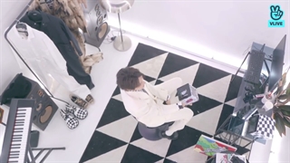 J-Hope _ Check Out What's In Jack In The Box [VLIVE] | وی لایو بررسی آلبوم Jack In The Box از J-Hope با زیرنویس فارسی آنلاین