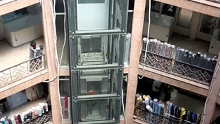 آسانسور گیرلس پانورامیک