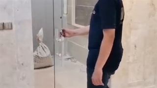 نصب و اجرای درب شیشه دودبند توسط کامادر