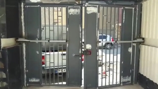 درب اتوماتیک با سیستم لولایی بلانکو،درب پارکینگ برقی، گروه حفاظتی سپاس