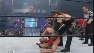 تیم آندرتیکر vsتیم استون کلد در سراوریو سریز2001