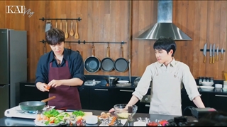 کات کیونگسو (پشت صحنه ی عکس برداری EXO-L ژاپن) از قسمت هشتم ولاگ جونگین