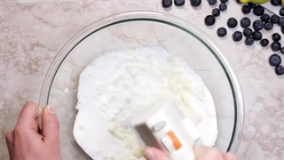 طرز تهیه انواع دسر با بلوبری