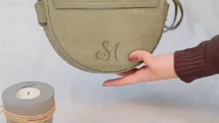 کیف دوشی هلالی کنفی 1800