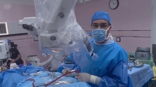 جراحی اورژانسی میکروسکوپیک تروما و ضربه گردن