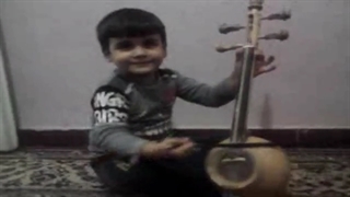 ویدیو نوارندگی علی کاکاوند ( 2 ساله ) نوه محمد حسن کاکاوند