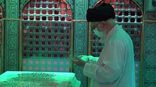 خورشید هدایت فیلم حضور رهبر معظم انقلاب در  مضجع مطهر رضوی