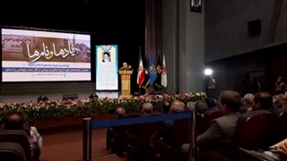 رجزخوانی حاج صادق آهنگران در جمع فرماندهان