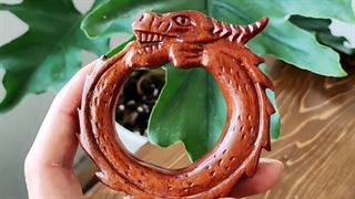 گردن آویز چوبی