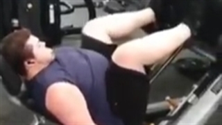 اینقدر با فشار داد بیرون که فکر کنم ماتحتش پاره شد