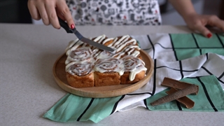 طرز تهیه یه شیرینی با طعم بهشت: رول دارچین