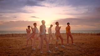 موزیک ویدیو a song written easilyاز گروه وانآسoneus(خیلی دوس دارم این اهنگو من)