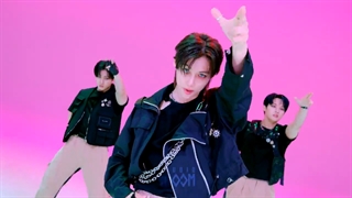 اجرای Case 143 در استدیو چوم از استری کیدز