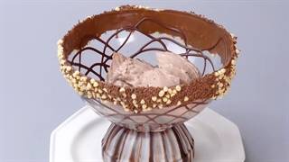 طرز تهیه کیک کاملا شکلاتی