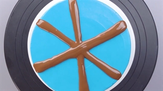 آموزش شکل دهی به کیک با خمیر فوندانت