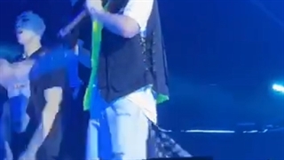 فنکم اجرای آهنگ جدید UZI از لی در تور کنسرت Gerand Line2 in Malaysia 2022