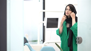 بهبود طرح لبخند با انجام لمینت دندان