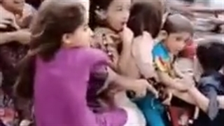 13 نفر سوار یک موتور سیکلت _ کراچی _ با سرود خانواده