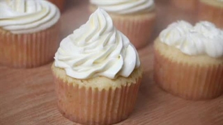 Easiest Vanilla Cupcake with Buttercream Frosting