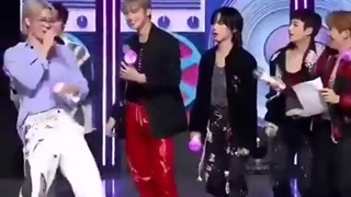 رپ خوندن مونبین ⁦┌⁠(⁠・⁠。⁠・⁠)⁠┘⁠♪⁩