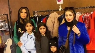 گلشید گرامی هنرمند مردمی در نمایشگاه هتل هما تهران حضوریافت