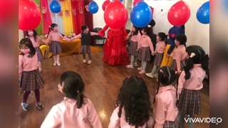 اجرای جذاب و دیدنی خاله رزیتا فرشته مهربون برای دبستانی‌ها