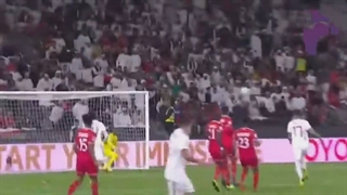 ایمان غلامی مهاجم تیم هوادار که با تشخیص دکتر قرنی زاده،کِیس تزریق بودند.