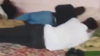 خوابالو ها رو اینطوری با لطافت باید از خواب بیدار کرد~_~