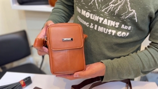 کیف دوشی مردانه چرم صنعتی بیورا مدل dbb56 - بیورا