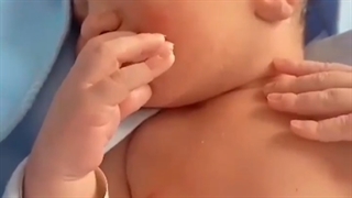 تولد نوزاد در بیمارستان نیکان غرب