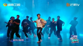 پارت اول اجرای جدید آهنگ Veil از لی در برنامه Hello Saturday Hi!6 2022