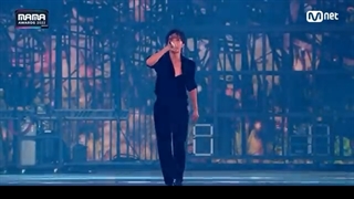 اجرای جیهوپ بی تی اس در مراسم mama2022