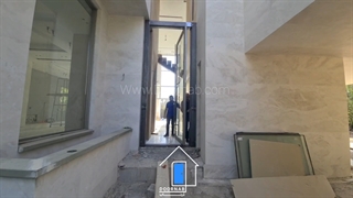 درب لولا پاشنه ای با ارتفاع 4 متر 20 سانتی متر در ارصفهان!