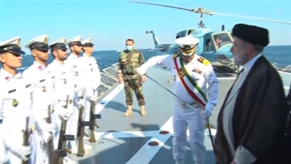 رژه یگان‌های نیروی دریایی ارتش با حضور آیت الله دکتر رئیسی رئیس جمهور
