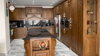 پروژه کابینت آشپزخانه کلاسیک روکش چوب واقع در دروس