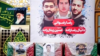 حرف‌های مردم مشهد در مشایعت شهیدان دانیال رضا زاده و حسین زینال زاده که بدست آشوبگران شهید شدند