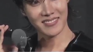 وقتی جیهوپ تو مراسم ماما به جین زنگ میزنه :(