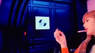 وقتی میخوام اهنگ بلک پینک بخونم (صداشش فقط)