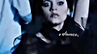 آهنگی که این روزا خیلی ترند شده .کپشن ( توضیحات) خونده بشه