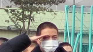 جین رفت سربازی؛((( اعضای بی تی اس برای رفتنش همراهیش کردن؛((