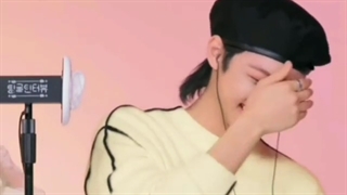 چیزای کوچیکی که راجب فلیکس دوست داریم♡