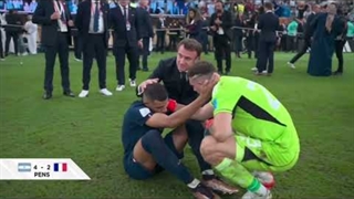 رییس جمهور فرانسه و دلداری امباپه برای باخت فینال جام جهانی 2022