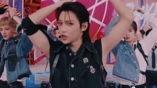 میکس استری کیدز:: STRAY KIDS :: اجرا