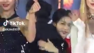 مومنت دویونگ و یوتا ان سی تی با فلیکس استری کیدز